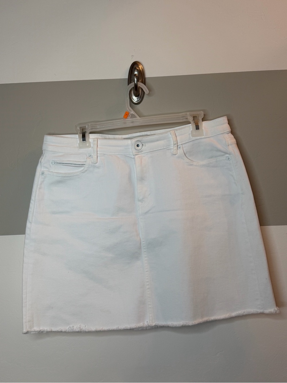 Vineyard Vines White Denim Mini Skirt - Classic A-Line size 12